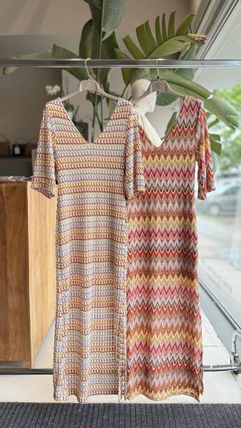 Трикотажное платье в стиле известного бренда Missoni
